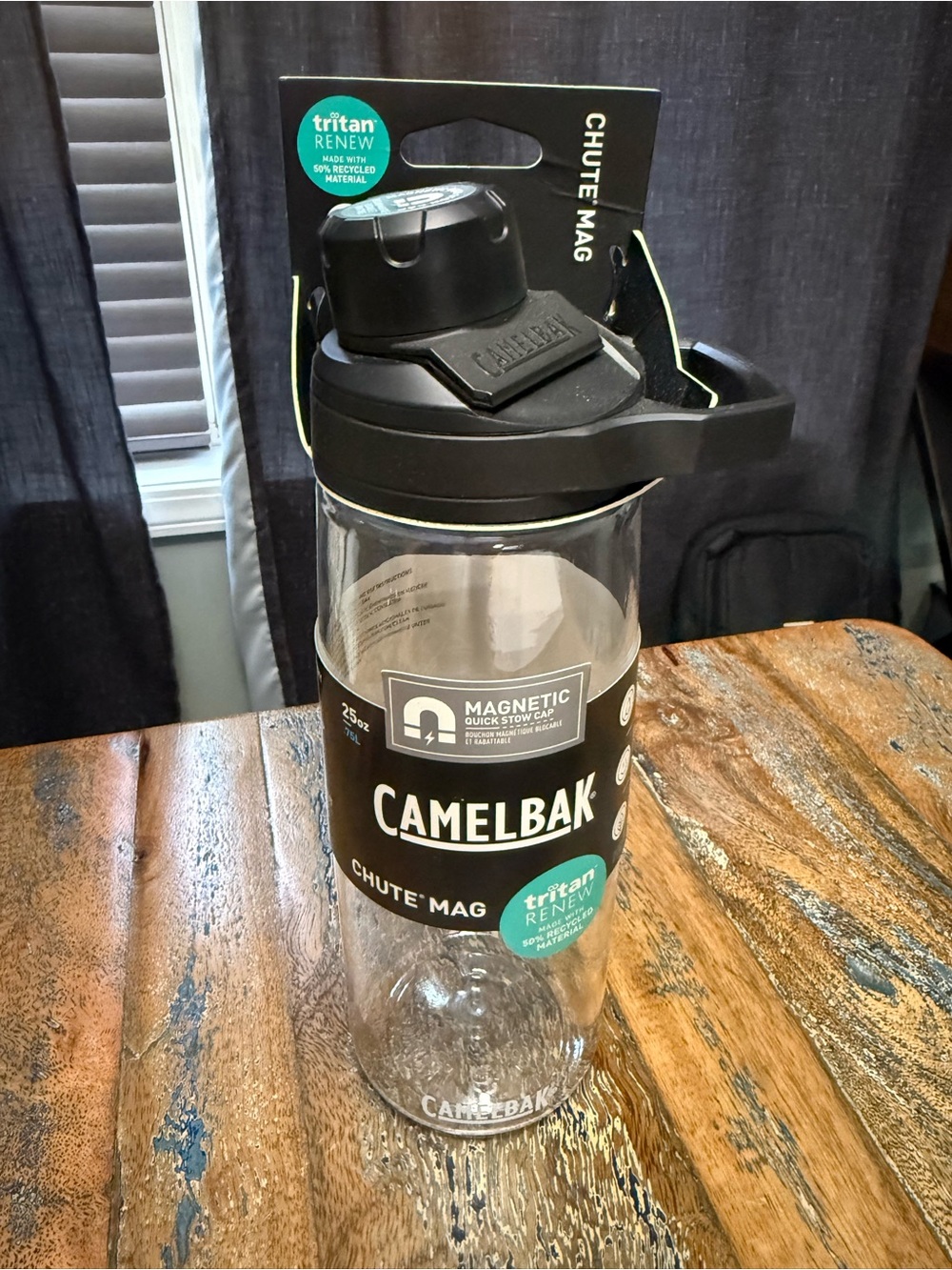 Camelbak Chute Magnetic lid 25oz Bottle with Tritan™ Renew, New